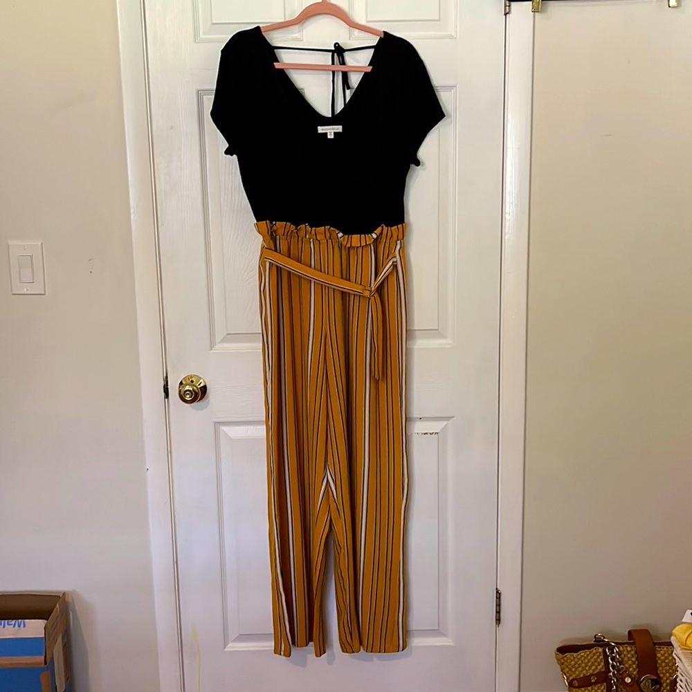BAILEY BLUE JUMPSUIT BLACK AND MUSTARD YELLOW, SUPER CUTE, SIZE LARGE